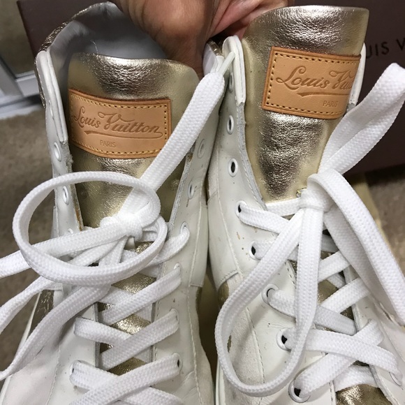 💯 Authentic Louis Vuitton gold monogram sneakers - Picture 4 of 8